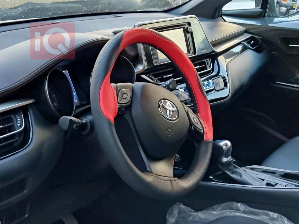 Toyota CH-R